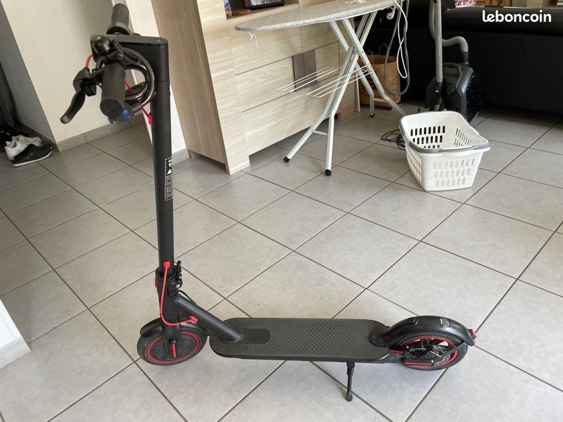 Trottinette électrique (image 1)