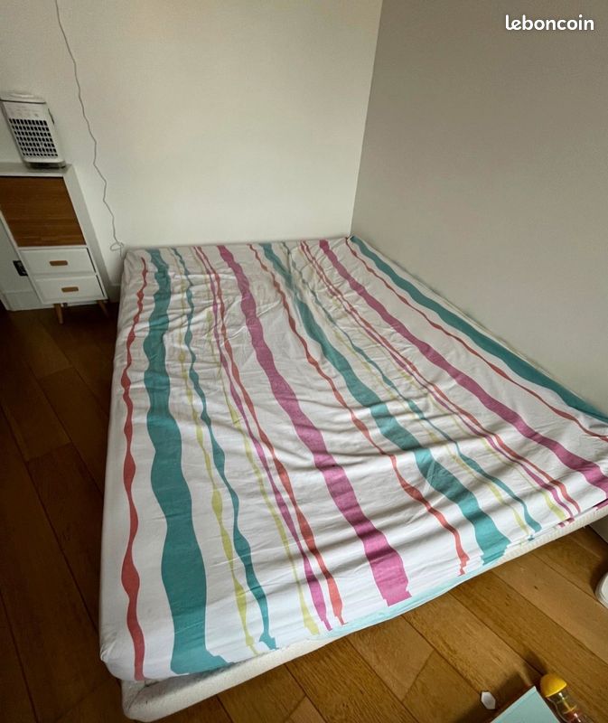 Lit + sommier 140 × 200 — bon état + matelas offert (image 2)