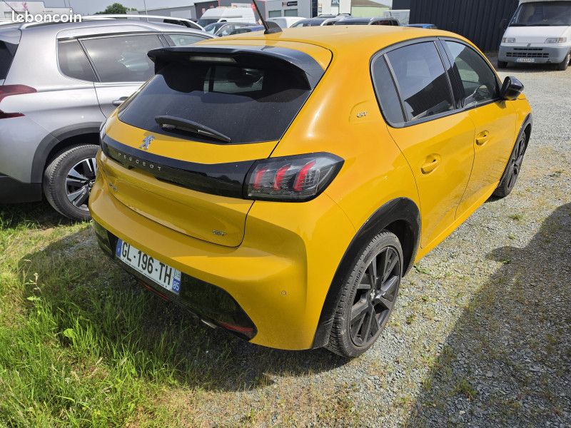 Peugeot 208 1.2 PURETECH 100CH S&S GT EAT8 (image 4)