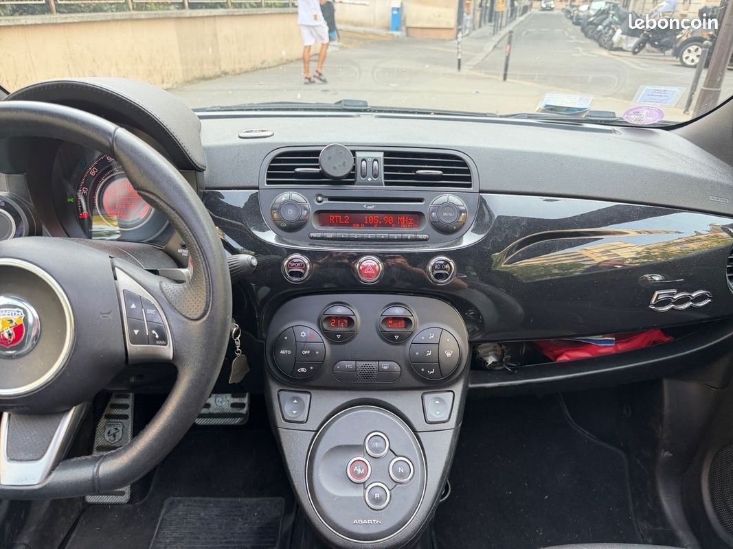ABARTH 500 1.4 Turbo 16V T-Jet 140 ch Turismo toit ouvrant accoudoir Interscope (image 16)