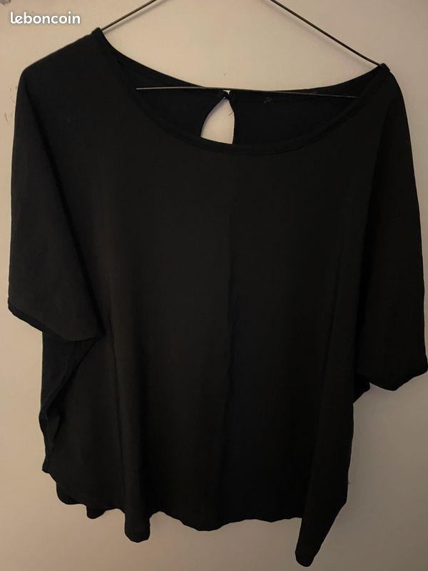 Haut noir manches 3/4 chauves-souris (image 1)
