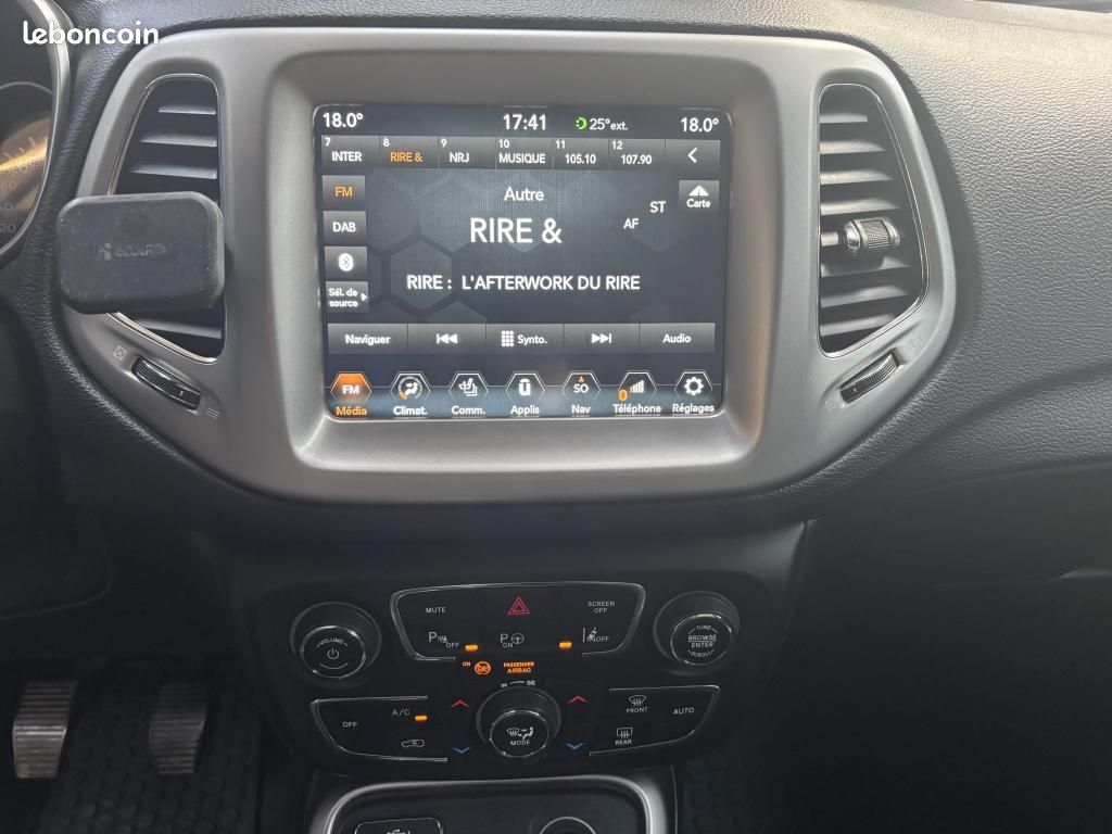 JEEP COMPASS 4x2 1.4 MultiAir 140 S / Toît Ouvrant - CarPlay (image 19)
