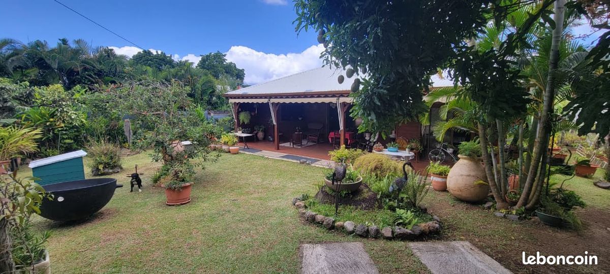 Maison 3 pièces 79 m² · à Gourbeyre · 79 m² · 320 000 €