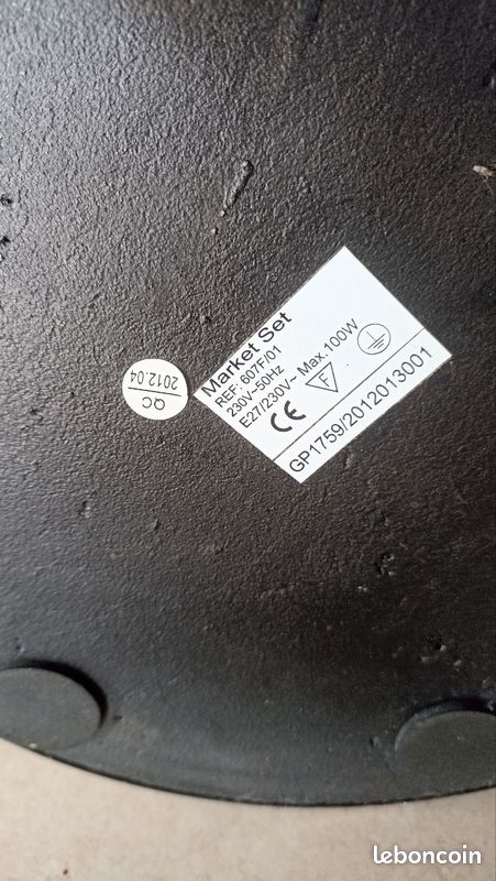 Vend lampe sur pied en métal avec abat-jour gris .A prendre sur place (image 6)
