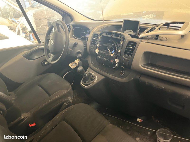 Trafic 1.6 dci 121 ch moteur hs radio manquante (image 5)