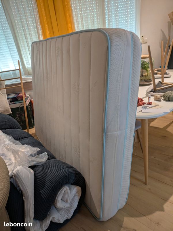 Lit + matelas 140x190 (image 4)