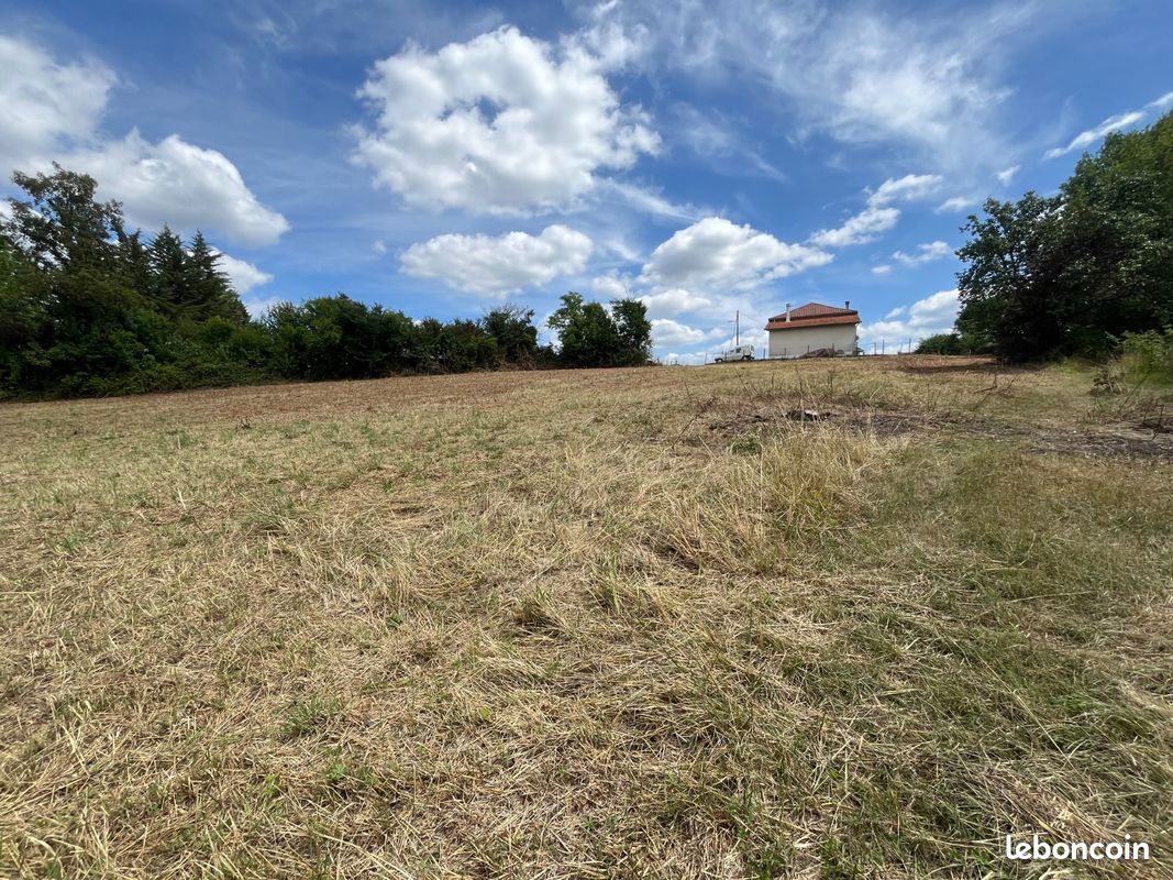 Terrain 2006 m² · à Razac-sur-l'Isle · 2 006 m² · 45 120 €