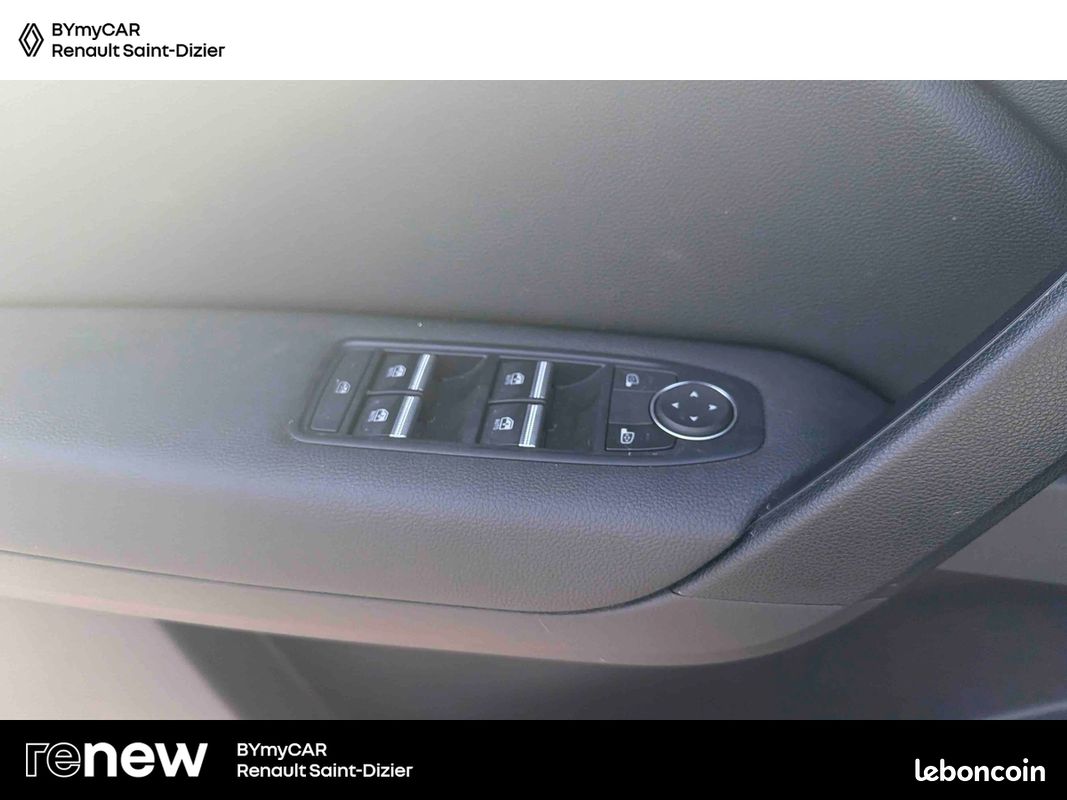 RENAULT Captur E-Tech hybride 145 Rive Gauche (image 16)