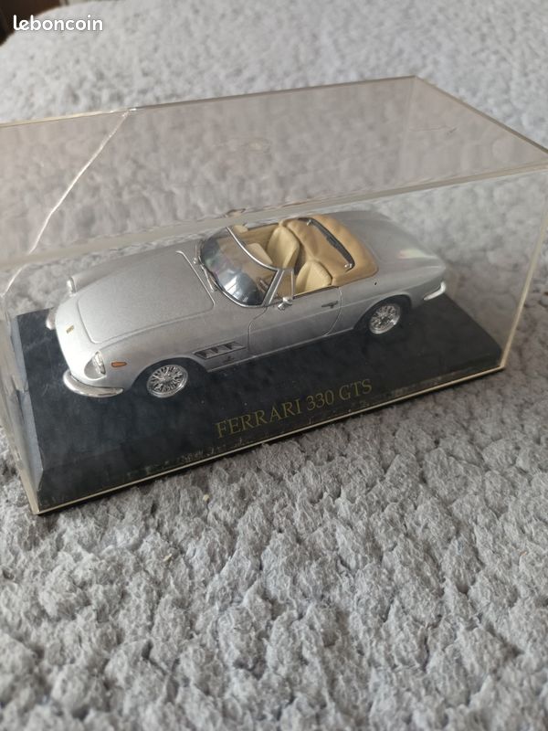 Véhicule Miniature - BEST MODEL - Ferrari 330 GTC - 1966 - Échelle 1/43