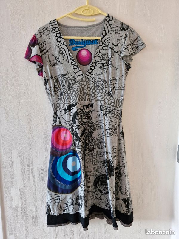 Robe desigual taille 40 style ballon - Vêtements