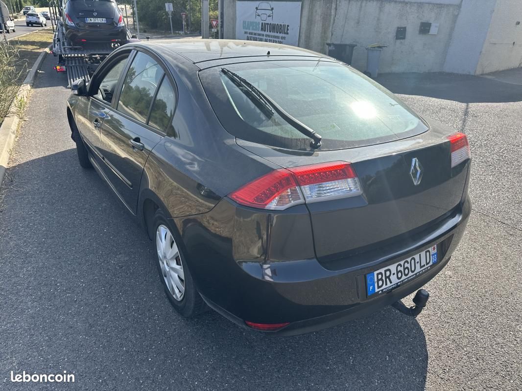 Renault Laguna III 1.5 dCi 110 eco2 Authentique (image 3)