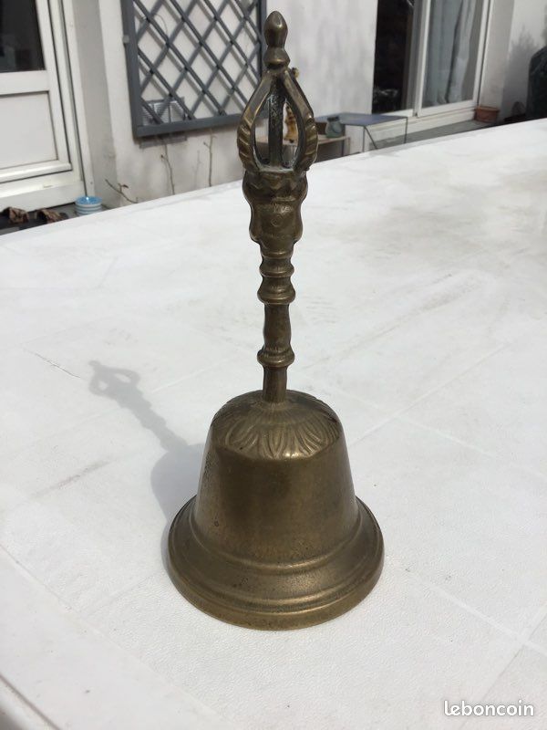 Cloche en bronze (image 3)