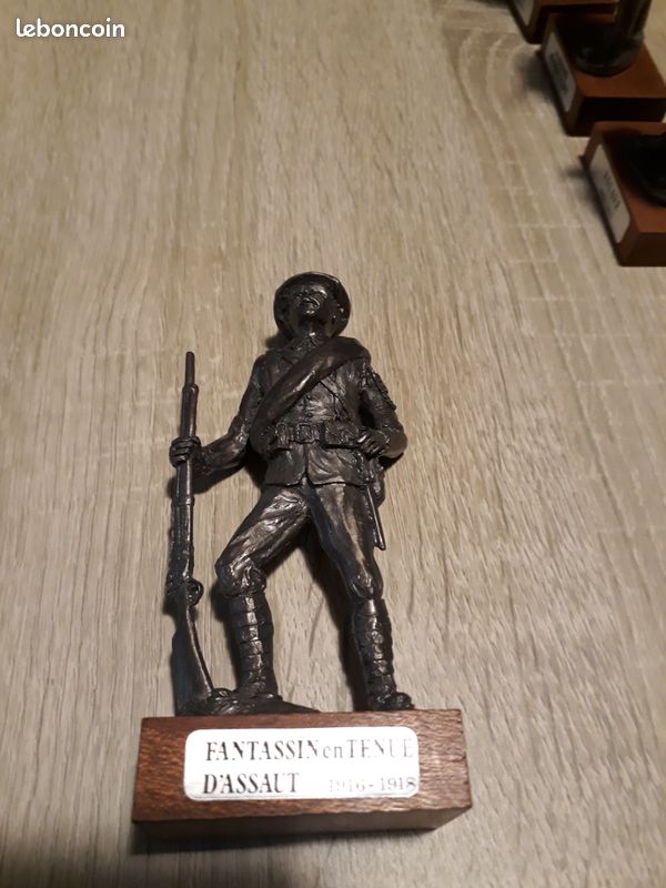 Plats d'étain - Zinnfiguren - Flat tin : 20 soldats belges