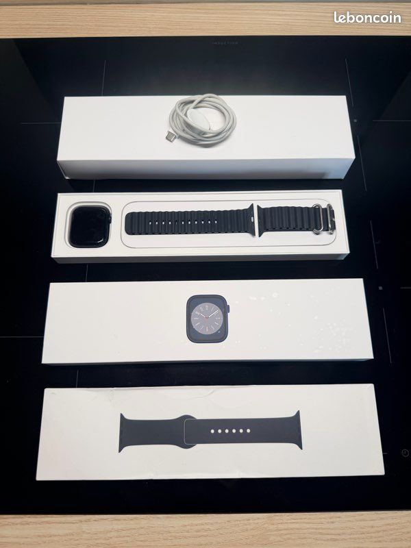 Apple Watch Series 8 – 45 mm Cellular – HS / Pour pièces – Complète (image 1)