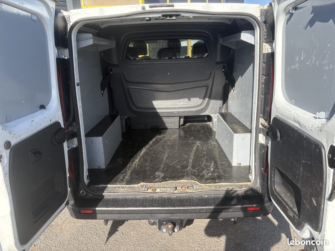 RENAULT TRAFIC III CAMIONNETTE (FG_) 1.6 DCI 120cv 6 places (image 3)