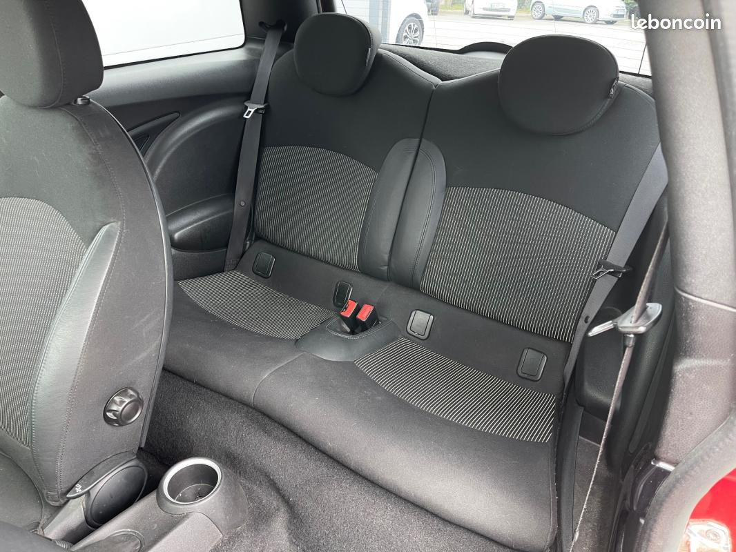 Mini Hatch R56 1.6i - 211 John Cooper Works (image 10)
