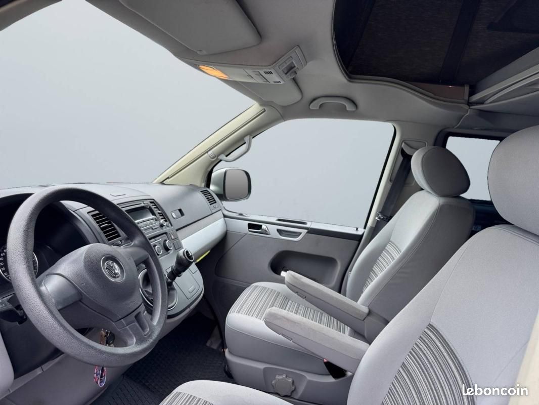 Volkswagen California 2.0 TDI 140 BVM6 – TOIT ÉLECTRIQUE CHAUFFAGE STATIONNAIRE CLIM 3 ZONES RADA... (image 10)