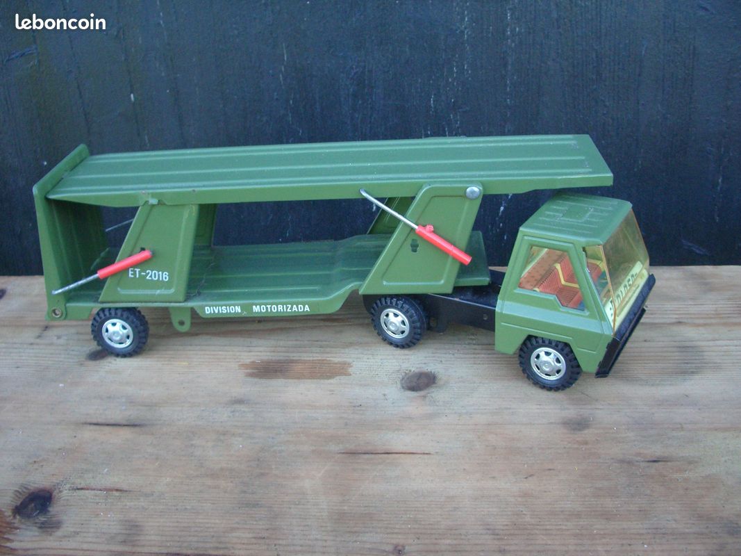 LOT CAMION TONKA 55010 porte voiture métal tôle à restaurer rétro