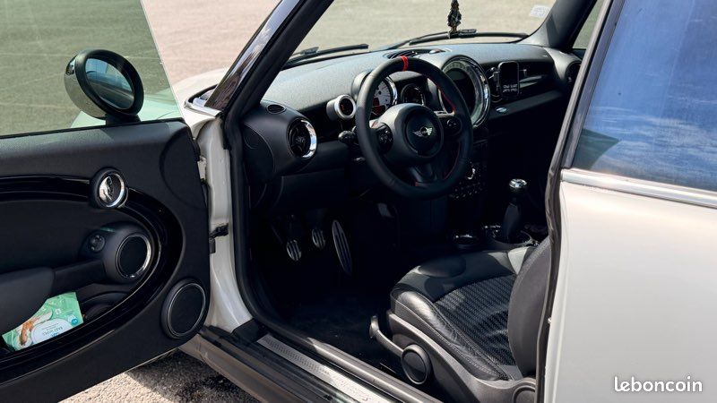 Mini Cooper SD (image 3)