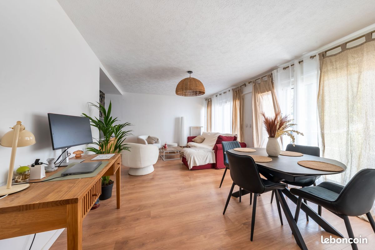 Appartement 4 pièces 83 m² · à Le Coudray-Montceaux · 82,6 m² · 192 000 €