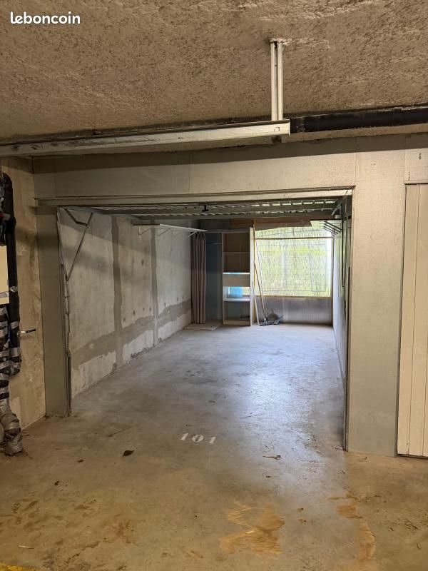 Garage Osny · 90 €