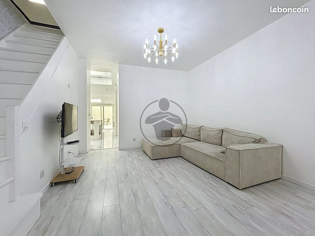 Maison 6 pièces 158 m² · à Saint-Quentin · 158 m² · 185 000 €