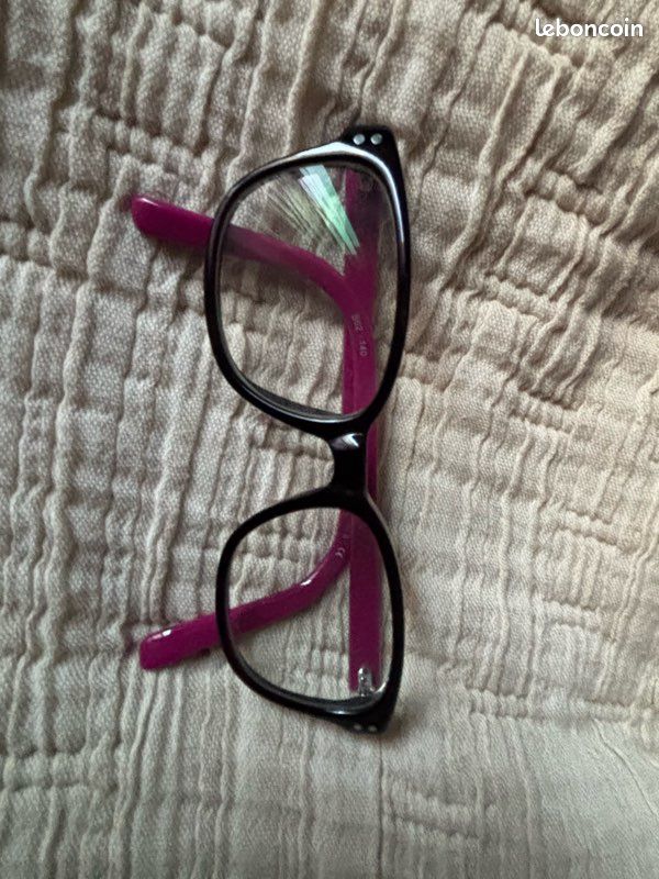 Paire de lunettes ATS (image 1)