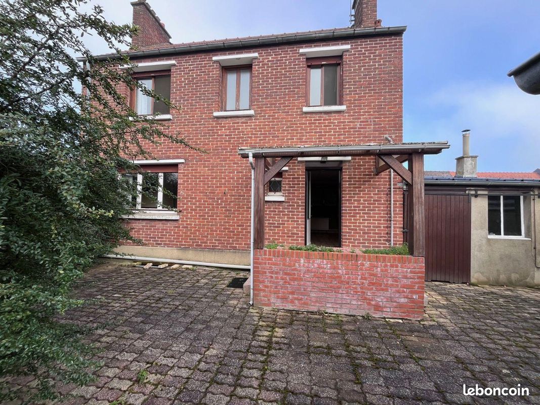 Maison 6 pièces 98 m² · à Blendecques · 98 m² · 185 000 €