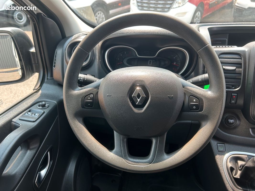 Renault Trafic 2.0 DCI 145ch EDC Boite automatique 1200Kg Fourgon L2H1 Pack Grand Confort Cabine Approfondie 5 Places rabattables Gruau (image 10)