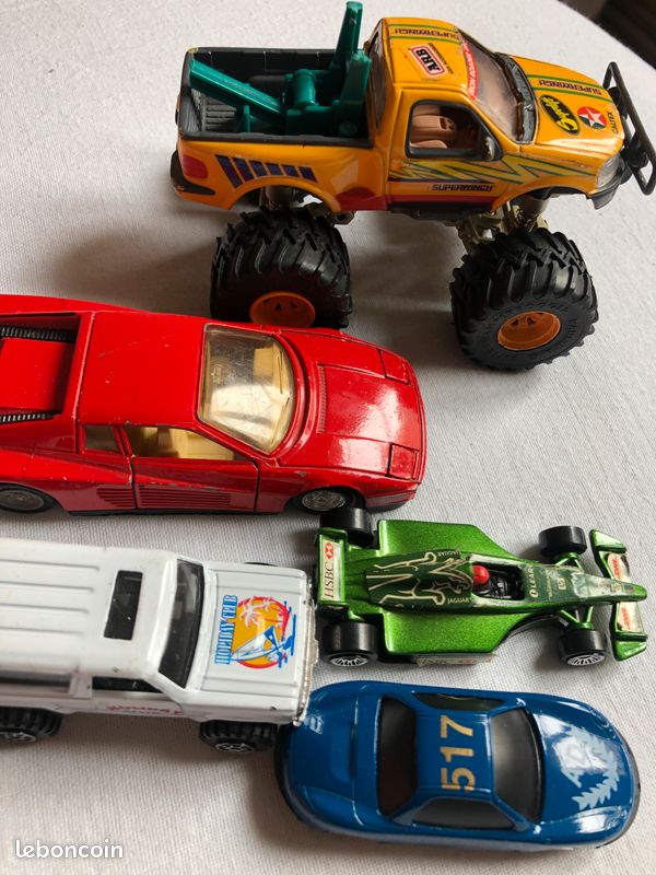 Lot de petites voitures (image 2)