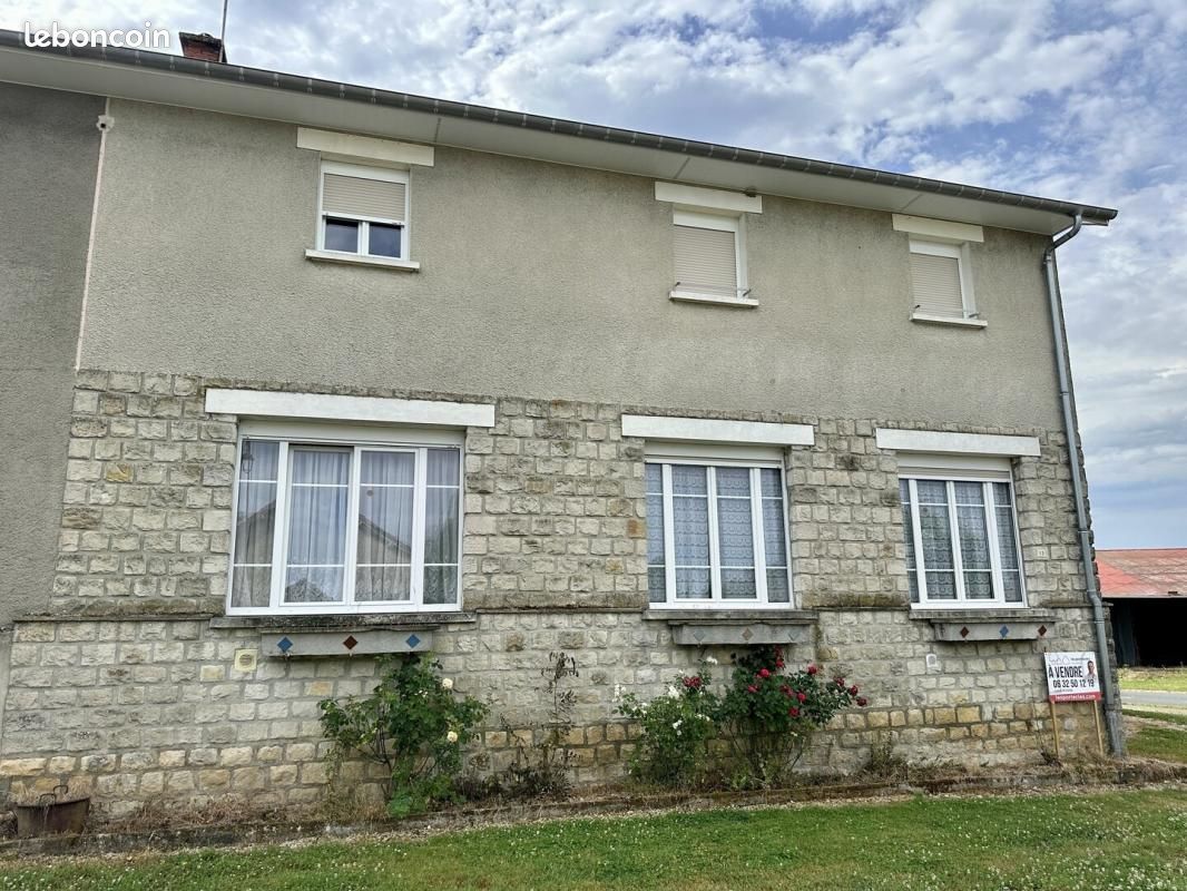 Maison 8 pièces 211 m² · à Les Charmontois · 211 m² · 127 000 €