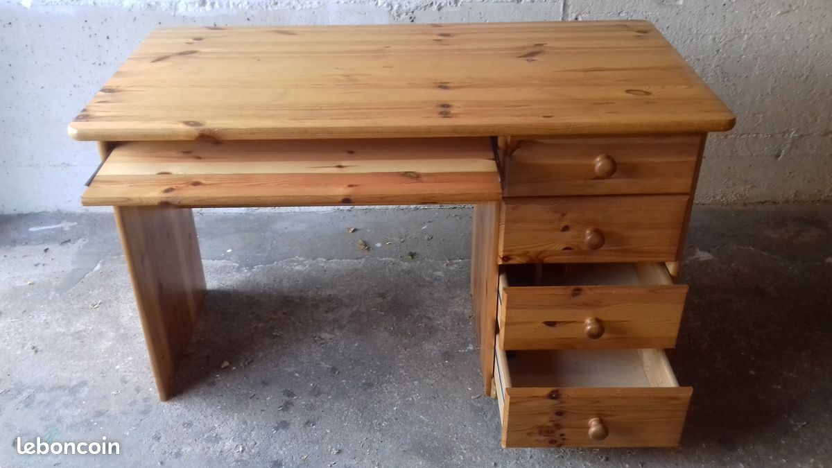 Bureau (image 1)