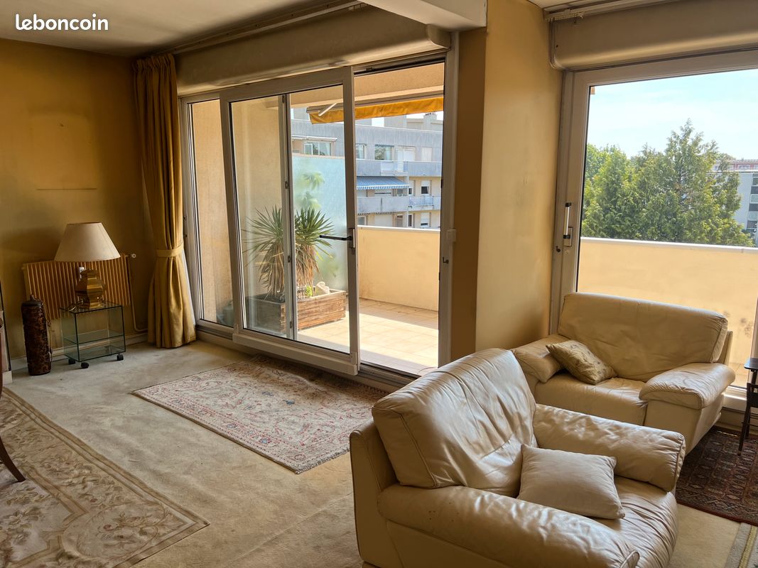 Parking 3 pièces 82 m² · à Lille · 82 m² · 243 000 €