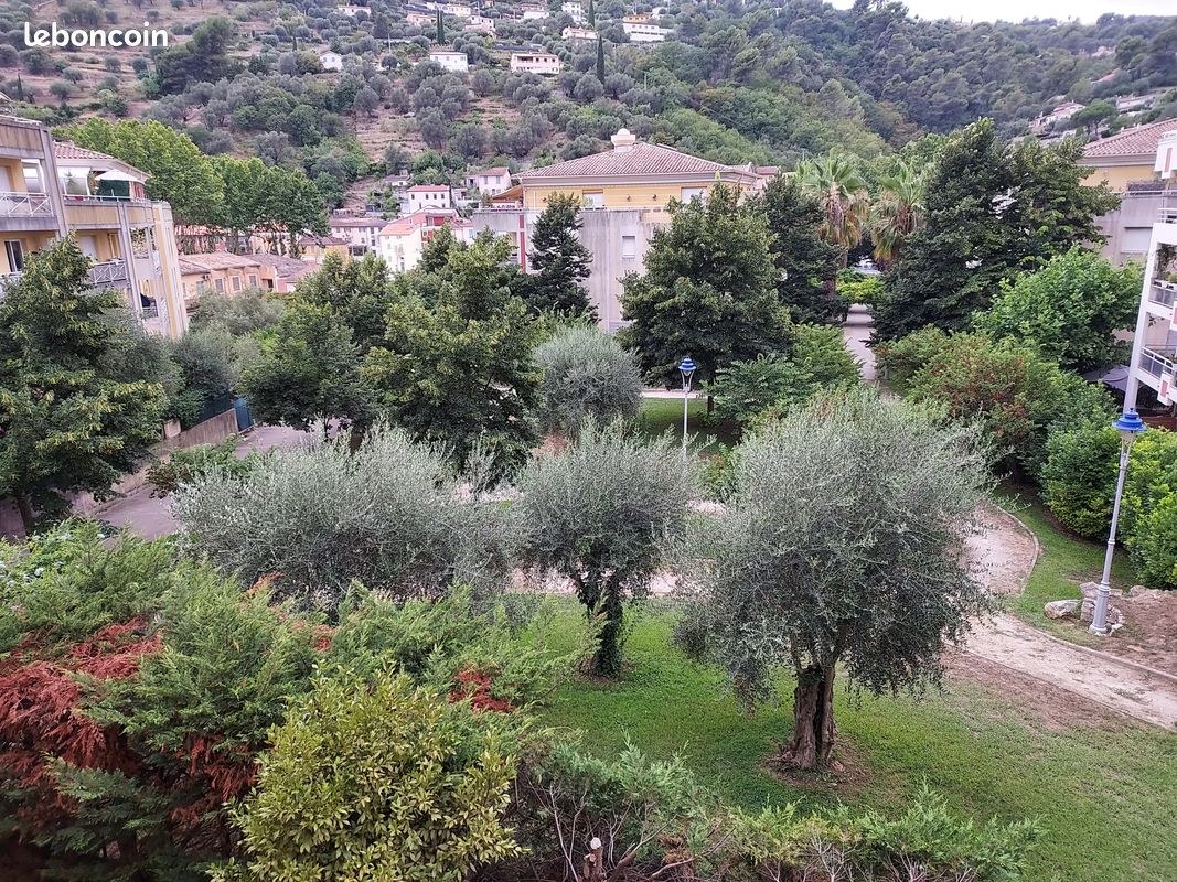 Appartement 3 pièces 65 m² · à Saint-André-de-la-Roche · 65 m² · 1 100 €