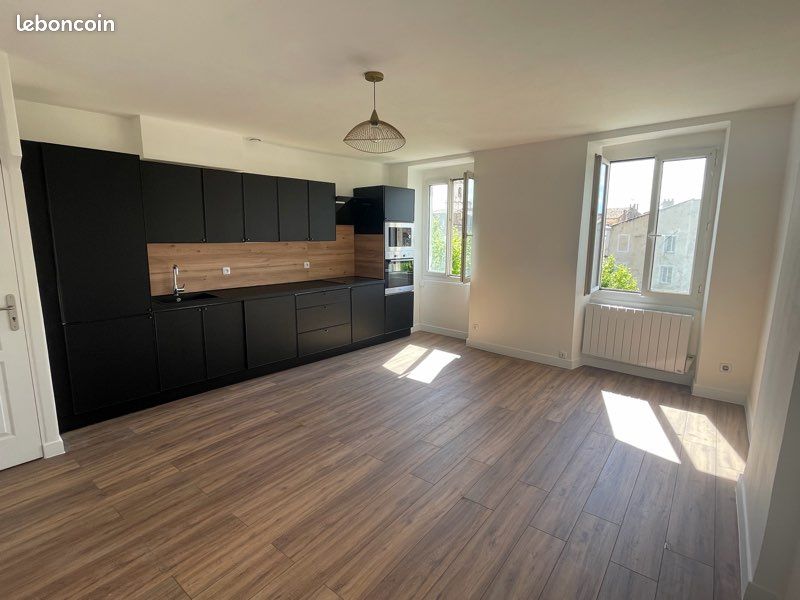 Appartement 3 pièces 67 m² · à Montélimar · 67 m² · 690 €/mois