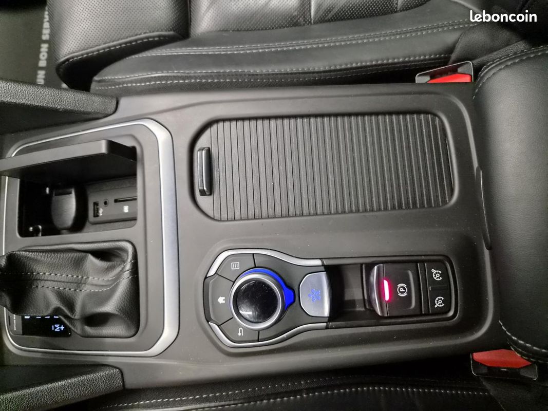 RENAULT TALISMAN 1.6 TCe 200 EDC Initiale Paris (image 34)
