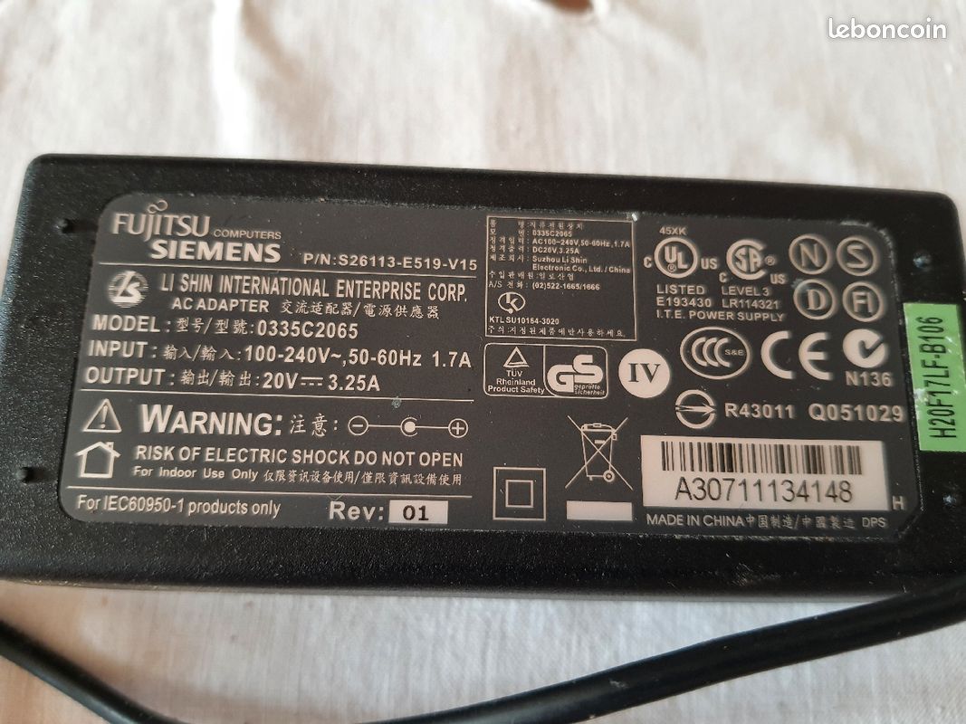 Adaptateur secteur connexion (image 1)
