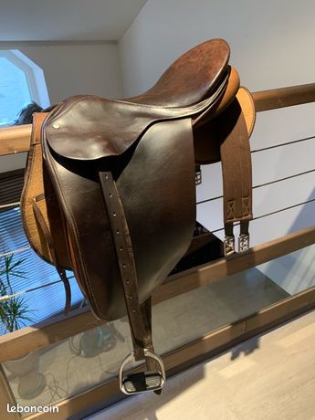 Selle de course baril en cuir sculpté à la main avec sellerie - Canada