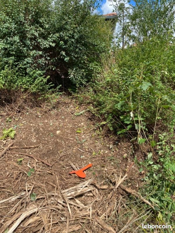 Terrain 611 m² · à Chevry · 414 000 €