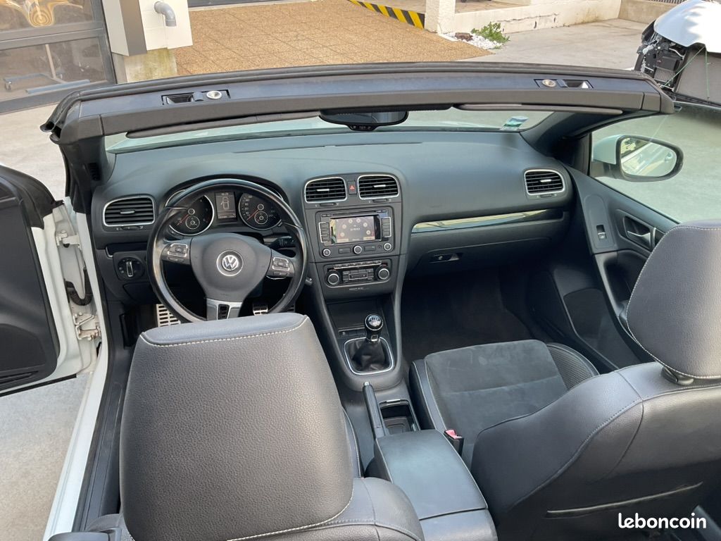 VOLKSWAGEN GOLF 6 CABRIOLET 1.6 TDI 105 Carat (image 12)