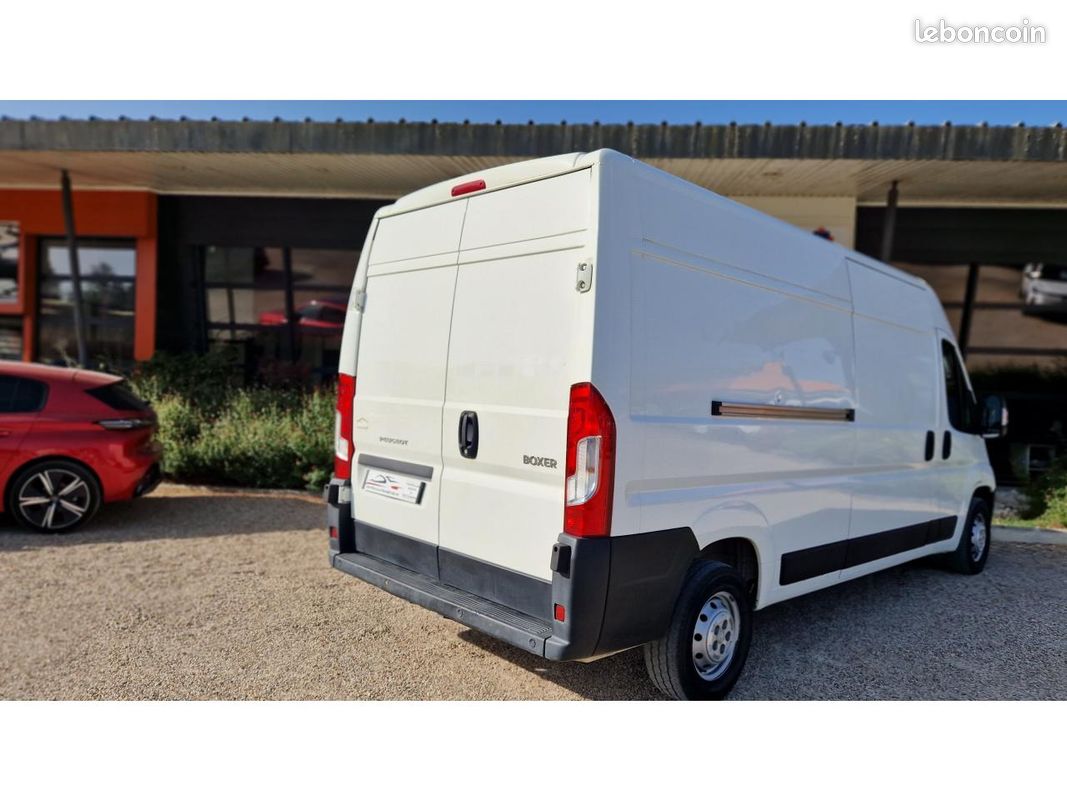 PEUGEOT BOXER Premium 333 L3H2 2.2 BlueHDi S&S - 140 (image 12)
