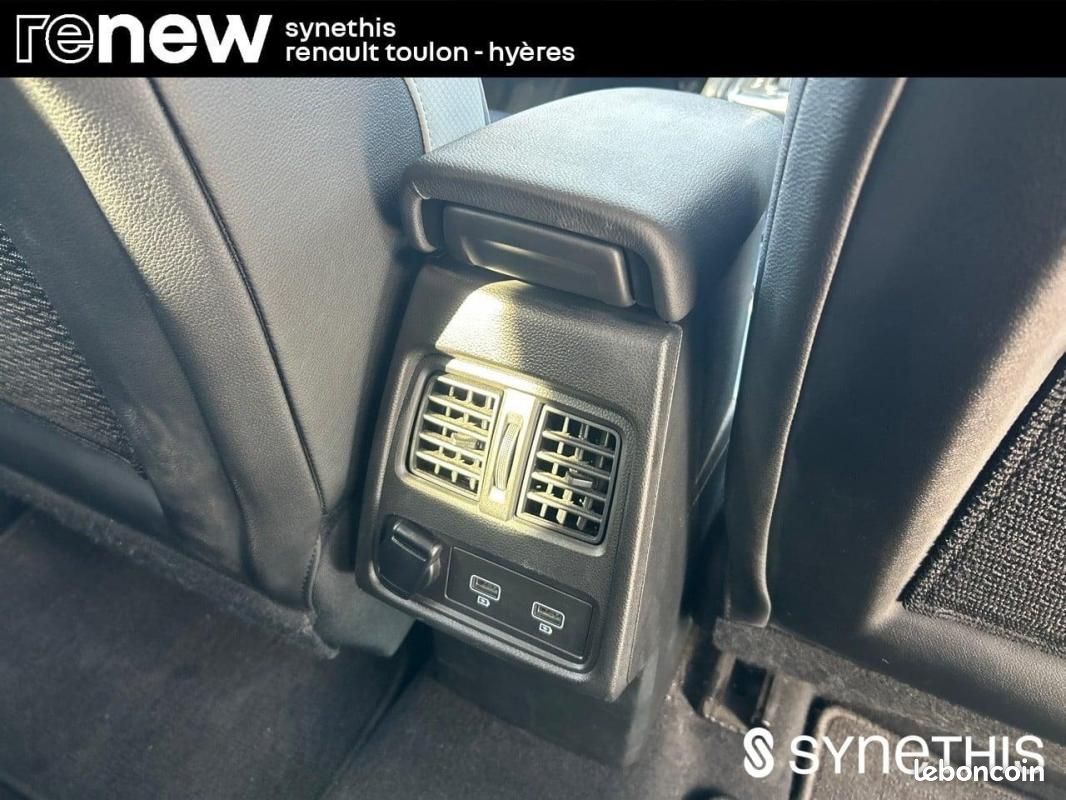 Renault Captur E-Tech 145 - 21 Intens (image 23)