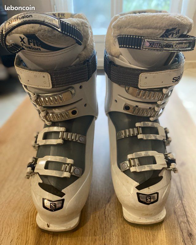 salomon divine lx ski boots 4 The Salomon Divine RS 8 Ski Boots feature a V Shaped Last so your heal stays supported side Chaussure de ski occasion Salomon