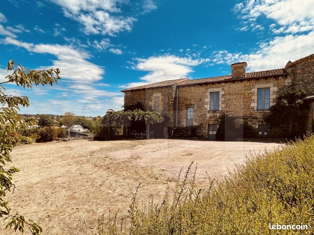 Château 8 pièces 170 m² - Saint-Jacques-de-Thouars 79100 (image principale 15)