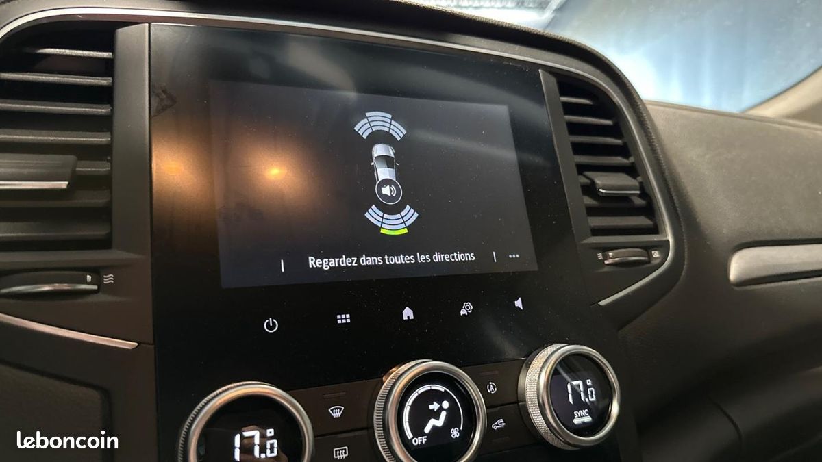 Renault Mégane IV Berline dCi 115 Evolution Car Play (image 18)