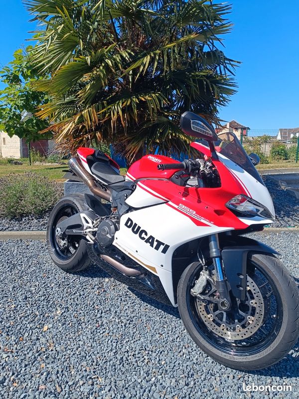Ducati panigale (image 1)