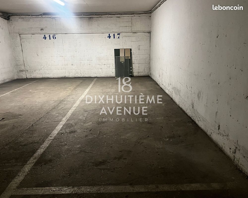 Parking/box PARIS · 110 €/mois