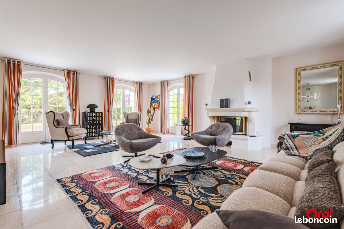 Maison 7 pièces 220 m² · à Champigny · 220 m² · 860 000 €