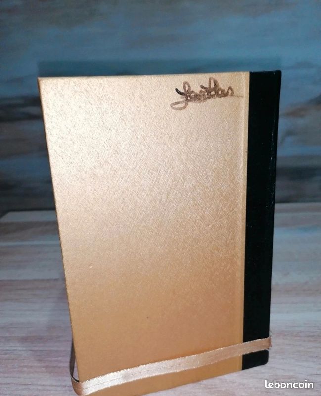 Livre découpé aigle (image 4)