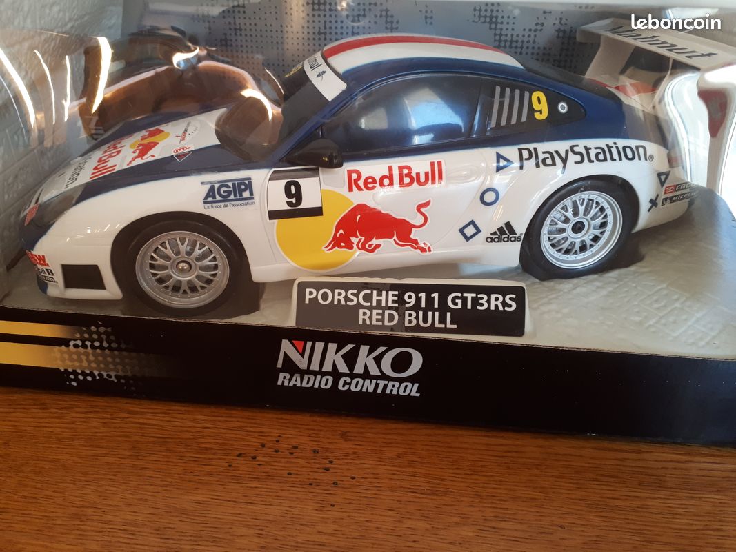 Porsche 911 GT3RS Red Bull (image 1)